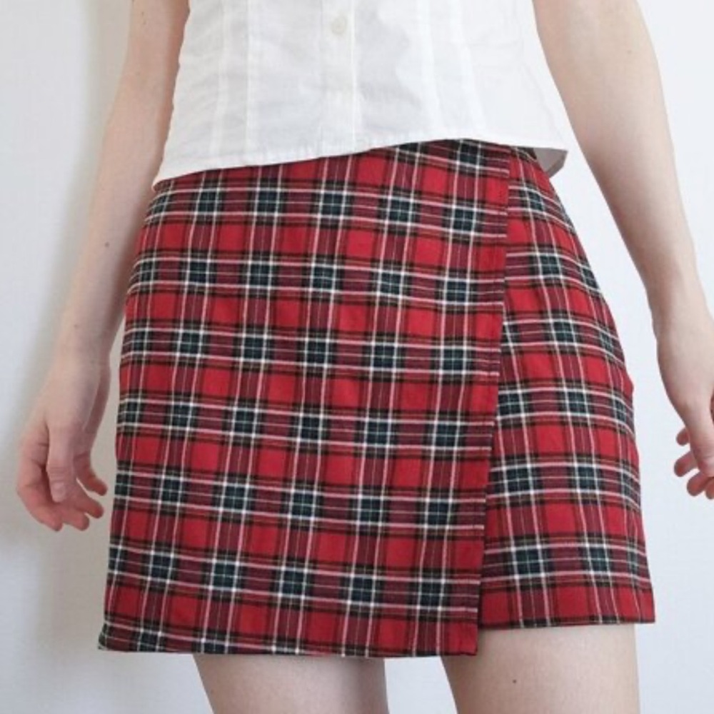 Hollister Plaid Red Skirt red & black sz.XS